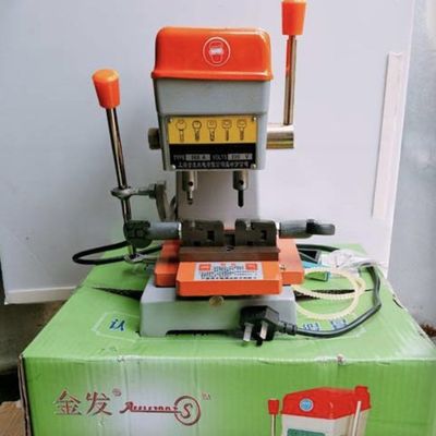 Jinfa 368A Schlüsselschneidemaschine 13kg 120W Motorleistung für vertikale Autoschlüsselvervielfältigung