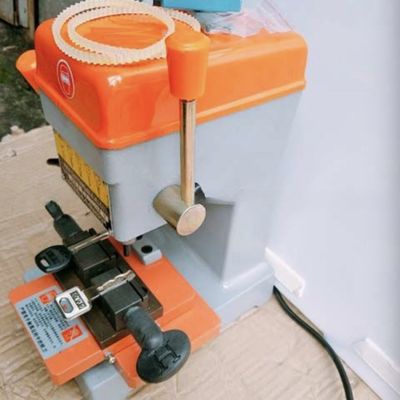 DF-368A Schlüssel-Duplikator-Schneidemaschinen 110V/220V Schlüssel-Duplikator-Maschine Autorisierter Agent